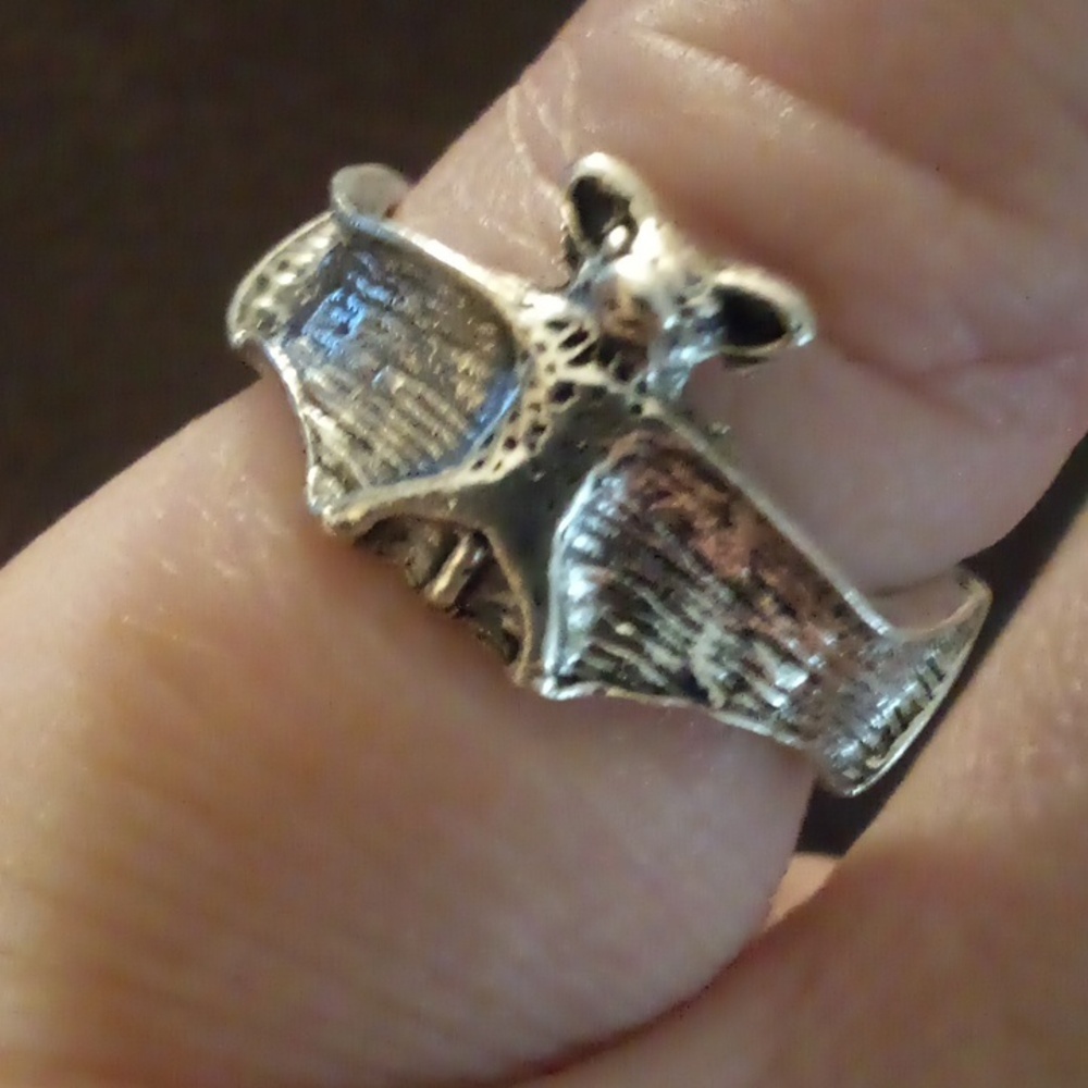 ❤️3/$10❤️NIP - Silver Tone Hollow Style New Design Ring - OS - Picture 6 of 6